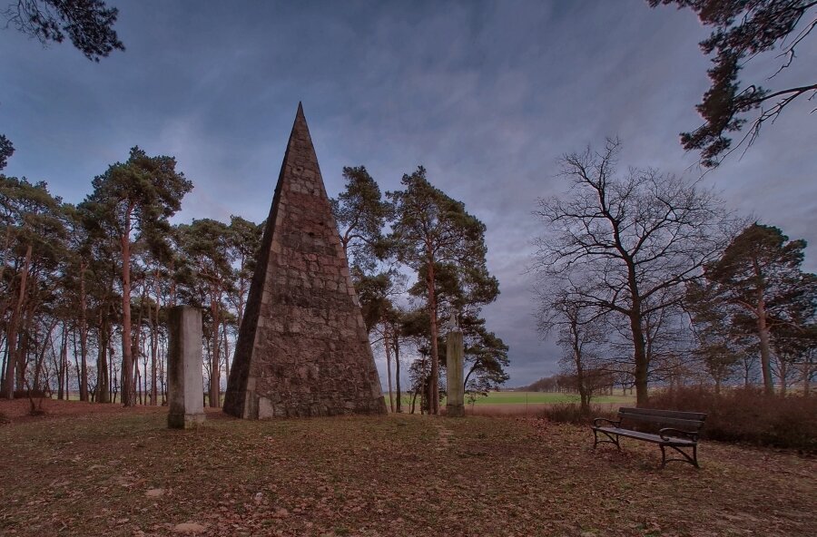 Łakiński Pyramid